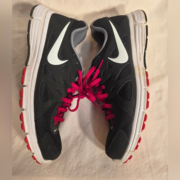 Nike Revolution 2 red & black - Picture 11 of 12